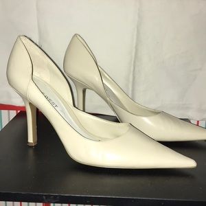 Cream Colored Nine West Heels w/ Cutout sides 8.5